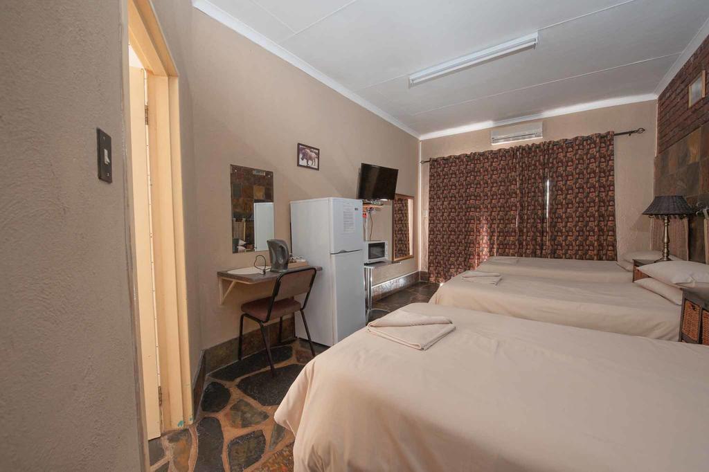 Ingwe Guesthouse Mbombela Exterior photo