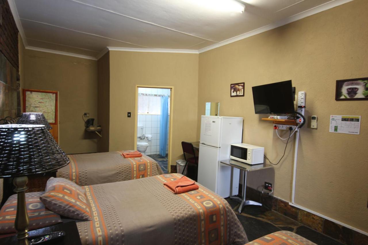 Ingwe Guesthouse Mbombela Exterior photo