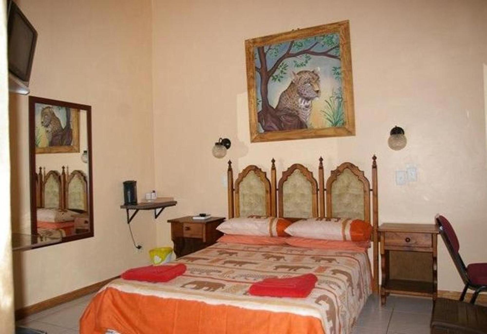 Ingwe Guesthouse Mbombela Exterior photo